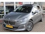 BMW 2-Serie Active Tourer (U06) 225e 245PK XDRIVE LUXURY Panodak | SOH 96% | Navi | Memory | Harman Kardon | Head-Up | 17 Inch Lm | Comfort Acces |