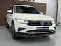 Volkswagen Tiguan 1.4 TSI eHybrid Business / Navigatie full map / Adaptive Cruise / Climate control / etc..