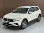 Volkswagen Tiguan 1.4 TSI eHybrid Business / Navigatie full map / Adaptive Cruise / Climate control / etc..
