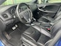 Volvo V40 2.0 T4 Business Sport Automaat | Rijklaar incl 12 mnd Bovag | Panoramadak Standkachel Camera R-Design