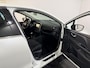 Renault Clio 90PK TCe Limited | Camera | Airco | Cruise Control | Lichtmetalen Velgen | Bluetooth | Keyless Entry | Elektrische Ramen & Spiegels | Parkeersensoren | Armsteun |