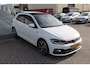 Volkswagen Polo 2.0 TSI GTI Panoramadak/Stoelverwarming/Apple carplay/Achteruitrijcamera/Digital dashboard/Parkeersensoren/Climate control/Navigatie