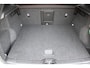 Volvo XC40 Recharge P8 409 PK AWD R-Design, Wit parelmoer, Zwart dak, Donker glas, Stoel-stuurverwarming, Cruise, Clima, Navi, App connect , Pdc + Camera rondom