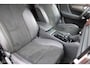 Volvo XC40 Recharge P8 409 PK AWD R-Design, Wit parelmoer, Zwart dak, Donker glas, Stoel-stuurverwarming, Cruise, Clima, Navi, App connect , Pdc + Camera rondom