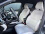 Renault Clio 1.3 TCe Initiale Paris Automaat | Stoel- & Stuurverwarming | CarPlay | Lederen Bekleding | Sensoren Rondom | Camera | Lane Assist | Bose Audio | KeyLess |