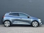 Renault Clio 1.3 TCe Initiale Paris Automaat | Stoel- & Stuurverwarming | CarPlay | Lederen Bekleding | Sensoren Rondom | Camera | Lane Assist | Bose Audio | KeyLess |