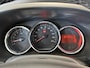 Dacia Lodgy 1.2 TCe 10th Anniversary 5p. TREKHAAK AIRCO CRUISE NAVIGATIE PDC BLUETOOTH