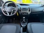 Hyundai i20 1.2i i-Vision 5 drs met parkeersensoren en airco en cruise controle en nieuwe apk