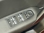 Renault Captur 90PK TCe Intens | Navi | Camera | Climate Control | Parkeersensoren | Apple CarPlay/Android Auto | Licht & Regen Sensor | Full LED | Lichtmetalen Velgen | Armsteun |