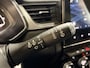Renault Captur 90PK TCe Intens | Navi | Camera | Climate Control | Parkeersensoren | Apple CarPlay/Android Auto | Licht & Regen Sensor | Full LED | Lichtmetalen Velgen | Armsteun |