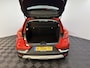 Renault Captur 90PK TCe Intens | Navi | Camera | Climate Control | Parkeersensoren | Apple CarPlay/Android Auto | Licht & Regen Sensor | Full LED | Lichtmetalen Velgen | Armsteun |