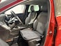 Renault Captur 90PK TCe Intens | Navi | Camera | Climate Control | Parkeersensoren | Apple CarPlay/Android Auto | Licht & Regen Sensor | Full LED | Lichtmetalen Velgen | Armsteun |