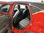 Renault Captur 90PK TCe Intens | Navi | Camera | Climate Control | Parkeersensoren | Apple CarPlay/Android Auto | Licht & Regen Sensor | Full LED | Lichtmetalen Velgen | Armsteun |