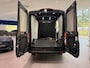 Ford E-Transit 350 L2H2 Trend 68 kWh 25KM, auto niet gebruikt! Showroomaanbieding | Pro-power 230v in laadruimte | Adap. Cruisecontrole | Elektrisch verstelbare en verwarmbare stoel | Zijwand afwerking + laadvloer afwerking