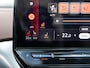 Volkswagen ID.4 Family 77 kWh / 204pk / Panorama dak / Trekhaak / Stoel en stuur verwarming /