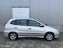 Nissan Almera Tino 1.8 Acenta Automaat 2004 / Airco / Trekhaak / Cruisecontrol / winterbandenset / NAP