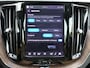 Volvo XC60 2.0 Recharge T8 AWD Inscription | Luchtvering | Bowers & Wilkens | Nappa | Stoelventilatie | 360°-camera | Trekhaak | 22-inch velgen | Head-up display | Apple-/Android Carplay | Full-LED | Massage stoelen