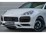 Porsche Cayenne Coupé 3.0 E-Hybrid | Techart | Alcantara | Sport Design | Krijt | Soft-Close | HUD | PDLS | Carbon Dak | Ligtgewicht sportpakket carbon |