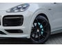 Porsche Cayenne Coupé 3.0 E-Hybrid | Techart | Alcantara | Sport Design | Krijt | Soft-Close | HUD | PDLS | Carbon Dak | Ligtgewicht sportpakket carbon |