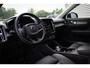 Volvo XC40 2.0 B4 AWD Inscription // Trekhaak | 2100KG trekgewicht | Harman Kardon | Camera | Stoel- + stuurwielverwarming | Orrefors Crystal Gearshift