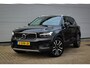 Volvo XC40 2.0 B4 AWD Inscription // Trekhaak | 2100KG trekgewicht | Harman Kardon | Camera | Stoel- + stuurwielverwarming | Orrefors Crystal Gearshift