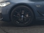 BMW 5-Serie Touring 530e M Sport PHEV 293pk Dealer O.H. | Active Steering | Trekhaak Af Fabriek | Panodak | Head Up | Adaptive Cruise | Adaptief Onderstel | Camera | Laser LED | Lederen Comfortstoelen Memory & Verwarmd | Sfeerverlichting | Blis | Plug In Hybrid |
