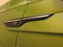 Volkswagen Taigo 1.0 TSI R-Line Business - CLIMATE CONTROL - CAMERA - PARKEERSENSOREN VOOR/ ACHTER - DAKRAILS - PASSAGIERSSTOEL IN HOOGTE VERSTELBAAR - APPLE CARPLAY/ ANDROID AUTO - 17 INCH LICHT METALEN VELGEN - SPORTSTOELEN - KEYLESS ENTRY/ START