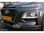 Hyundai Kona 1.6 GDI HEV Premium, Stoel-stuurverwarming + koeling, Trekhaak, Donker glas, Navi, App connect, Cruise, Clima, head-up display, Pdc + camera