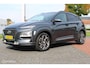 Hyundai Kona 1.6 GDI HEV Premium, Stoel-stuurverwarming + koeling, Trekhaak, Donker glas, Navi, App connect, Cruise, Clima, head-up display, Pdc + camera