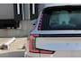 Volvo EX90 Twin Motor Performance Ultra 7p. 111 kWh | Actieve Luchtvering Met FOUR-C | Panoramadak | Premium audio by Bowers & Wilkins | Verwarmbare voorstoelen, achterbank, stuurwiel | Rondom zichtcamera | Head-up Display | 22 inch Lichtmetalen Velgen