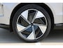Volvo EX90 Twin Motor Performance Ultra 7p. 111 kWh | Actieve Luchtvering Met FOUR-C | Panoramadak | Premium audio by Bowers & Wilkins | Verwarmbare voorstoelen, achterbank, stuurwiel | Rondom zichtcamera | Head-up Display | 22 inch Lichtmetalen Velgen