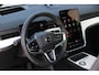 Volvo EX90 Twin Motor Performance Ultra 7p. 111 kWh | Actieve Luchtvering Met FOUR-C | Panoramadak | Premium audio by Bowers & Wilkins | Verwarmbare voorstoelen, achterbank, stuurwiel | Rondom zichtcamera | Head-up Display | 22 inch Lichtmetalen Velgen