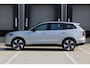 Volvo EX90 Twin Motor Performance Ultra 7p. 111 kWh | Actieve Luchtvering Met FOUR-C | Panoramadak | Premium audio by Bowers & Wilkins | Verwarmbare voorstoelen, achterbank, stuurwiel | Rondom zichtcamera | Head-up Display | 22 inch Lichtmetalen Velgen