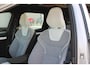 Volvo EX90 Twin Motor Performance Ultra 7p. 111 kWh | Actieve Luchtvering Met FOUR-C | Panoramadak | Premium audio by Bowers & Wilkins | Verwarmbare voorstoelen, achterbank, stuurwiel | Rondom zichtcamera | Head-up Display | 22 inch Lichtmetalen Velgen