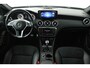 Mercedes-Benz A-klasse 180 Ambition (STOELVERWARMING, NAVIGATIE, PARKEERSENSOREN)