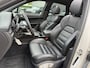 Porsche Macan 2.0 | Panoramadak | Sportchrono | Memory Seats | Elektrische Stoelen 18 Weg Verstelbaar | Apple Carplay | PDLS LED | Luchtvering | Camera | Leer | Navigatie | Dodehoekdetectie | Cruise Control |
