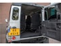 Land Rover Defender 2.4 TD 90 Station Wagon, Carplay, Trekhaak, DAB+, Airco, Bluetooth, ABS.