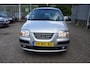 Hyundai Atos 1.1i Dynamic Cool rondom gebruikerssporen,centrale deurvergrendeling werkt niet goed