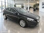 Volvo V40 1.6 T3 Momentum | Zwart | Isofix | Lichtmetaal | NAP