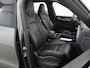 Porsche Cayenne 3.0 E-Hybrid | Luchtvering | Sport-Uitlaat | Trekhaak | Sport-Design-Zwart | GT-Sportstuur | Panormadak | Stoelverwarming/Ventilatie | Surround View | SoftClose | HUD | 18-Wegs en Memory | SportChrono | Adaptieve Cruise Control | Matrix-LED |