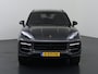 Porsche Cayenne 3.0 E-Hybrid | Luchtvering | Sport-Uitlaat | Trekhaak | Sport-Design-Zwart | GT-Sportstuur | Panormadak | Stoelverwarming/Ventilatie | Surround View | SoftClose | HUD | 18-Wegs en Memory | SportChrono | Adaptieve Cruise Control | Matrix-LED |