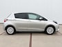 Toyota Yaris 1.5 VVT-i Dynamic 5drs - Full Map Navi | cruise control | sensoren | trekhaak | bluetooth | All Season banden
