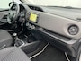 Toyota Yaris 1.5 VVT-i Dynamic 5drs - Full Map Navi | cruise control | sensoren | trekhaak | bluetooth | All Season banden