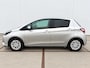 Toyota Yaris 1.5 VVT-i Dynamic 5drs - Full Map Navi | cruise control | sensoren | trekhaak | bluetooth | All Season banden