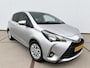 Toyota Yaris 1.5 VVT-i Dynamic 5drs - Full Map Navi | cruise control | sensoren | trekhaak | bluetooth | All Season banden