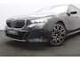BMW 5-Serie Touring 530e xDrive 300 PK M Sport Pro Edition PHEV, Panoramadak, Trekhaak, H/K Sound, Head-Up