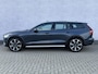 Volvo V60 Cross Country B5 AWD Pro | Trekhaak | Panoramadak | Head-up Display | Harman Kardon Audio | Parkeerverwarming | 360° Camera | Parkeersensoren | Stoelverwarming voor en achter | Elektrisch Verstelbare Voorstoelen | Cruise Control Adaptief | BLIS