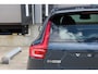 Volvo EX40 Single Motor Extended Range Plus 82 kWh | Trekhaak | Verwarmbare voorstoelen en stuurwiel | Premium audio by Harman Kardon | Keyless | Adaptieve cruise control Warmtepomp