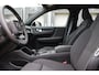 Volvo EX40 Single Motor Extended Range Plus 82 kWh | Trekhaak | Verwarmbare voorstoelen en stuurwiel | Premium audio by Harman Kardon | Keyless | Adaptieve cruise control Warmtepomp