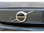 Volvo EX40 Single Motor Extended Range Plus 82 kWh | Trekhaak | Verwarmbare voorstoelen en stuurwiel | Premium audio by Harman Kardon | Keyless | Adaptieve cruise control Warmtepomp